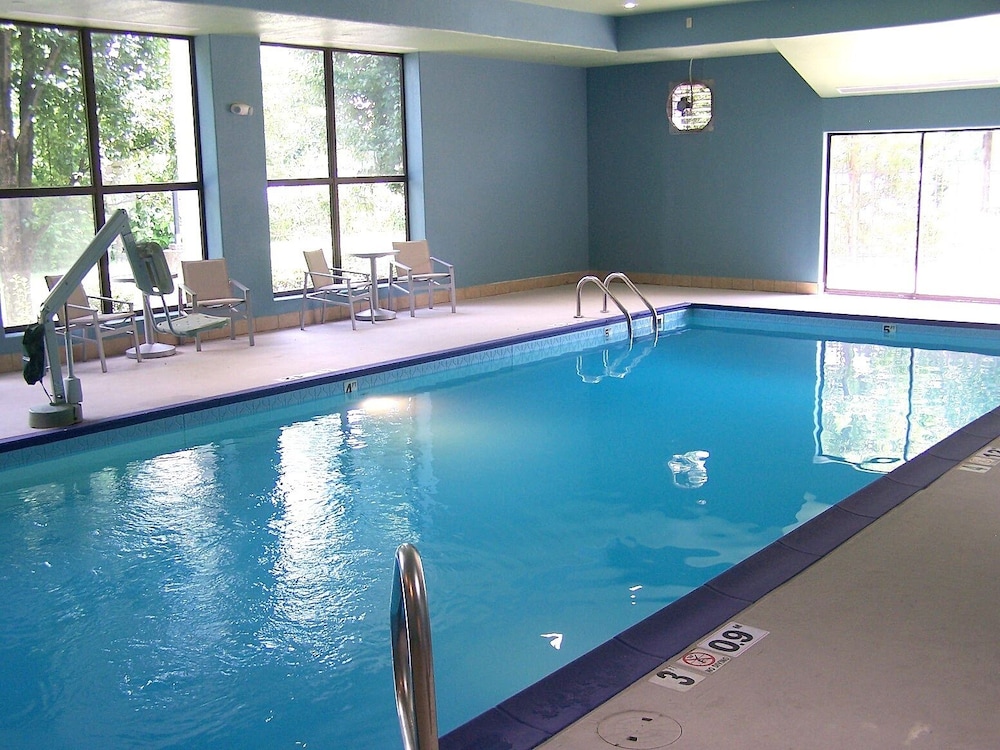 Holiday Inn Express New Albany - Louisville NW 28/50