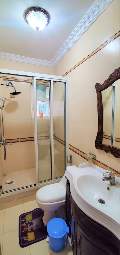 Luxury 2-Bdrm Apartment In Oysterbay 45/50