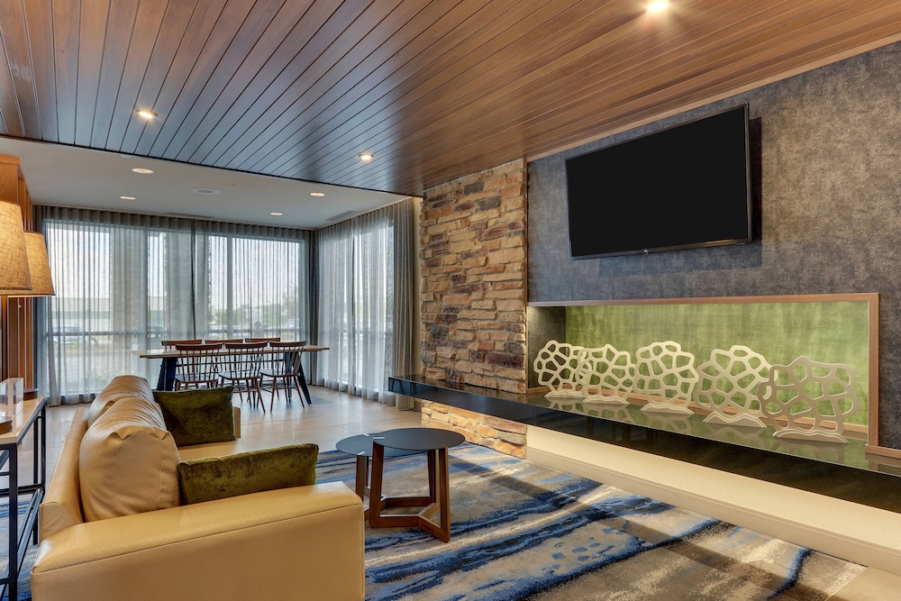 Fairfield Inn & Suites by Marriott Warsaw 32/47