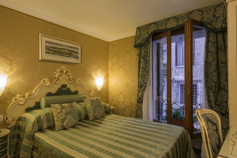 ROOM, SINGLE, SINGLE BED, CANAL VIEW