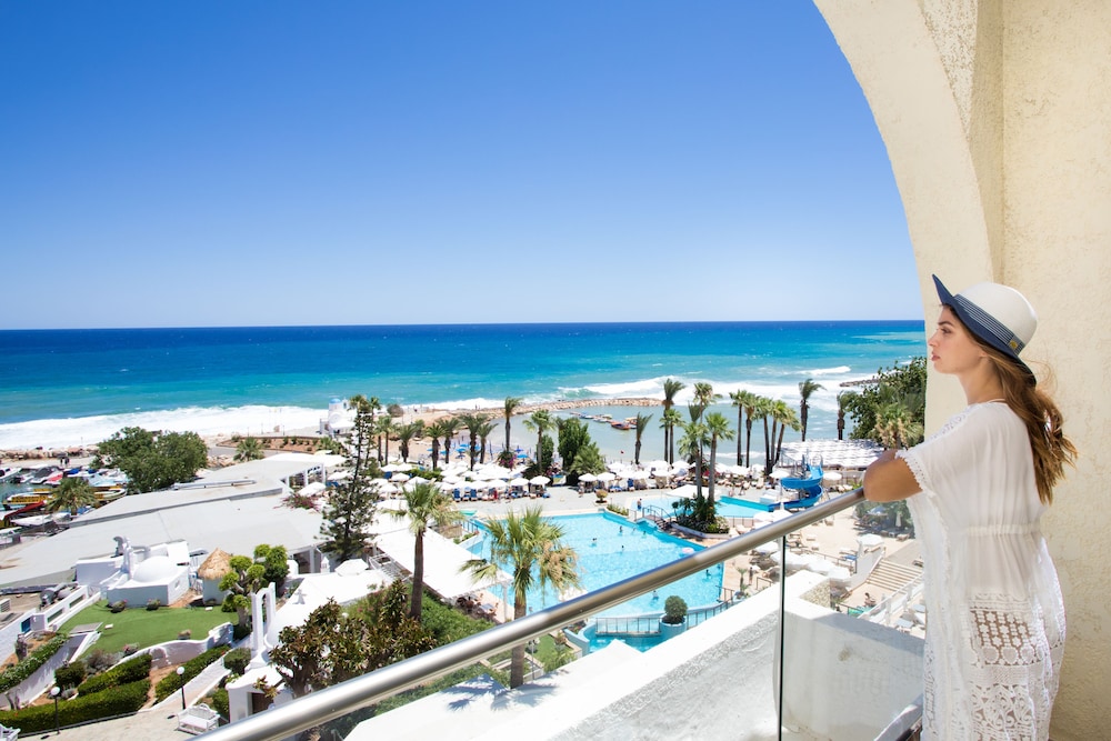 Golden Coast Beach Hotel 45/50