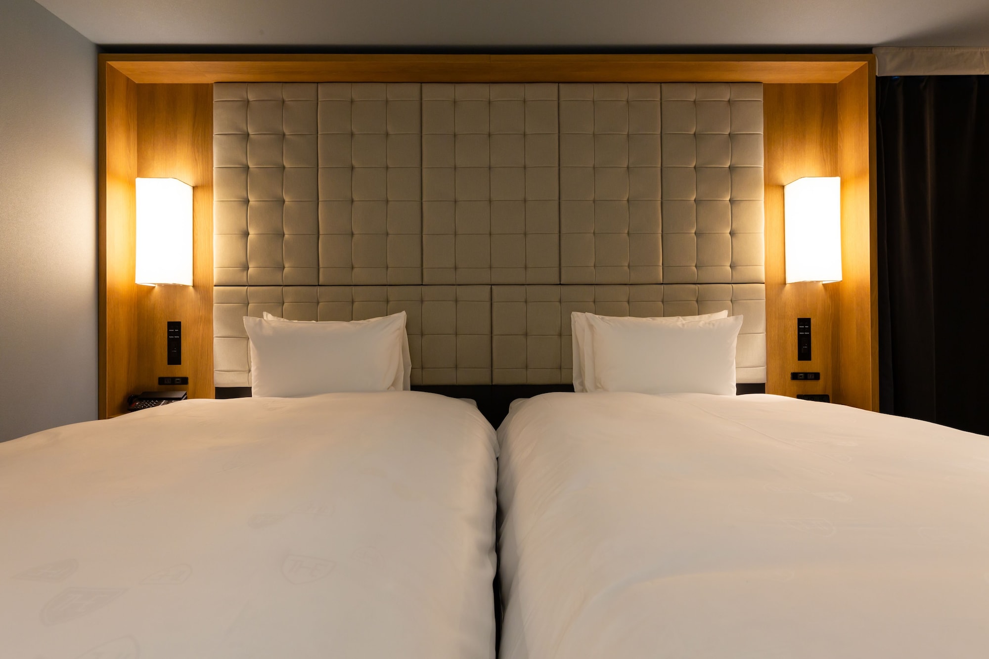 TYPE B, DELUXE, TWIN BEDS