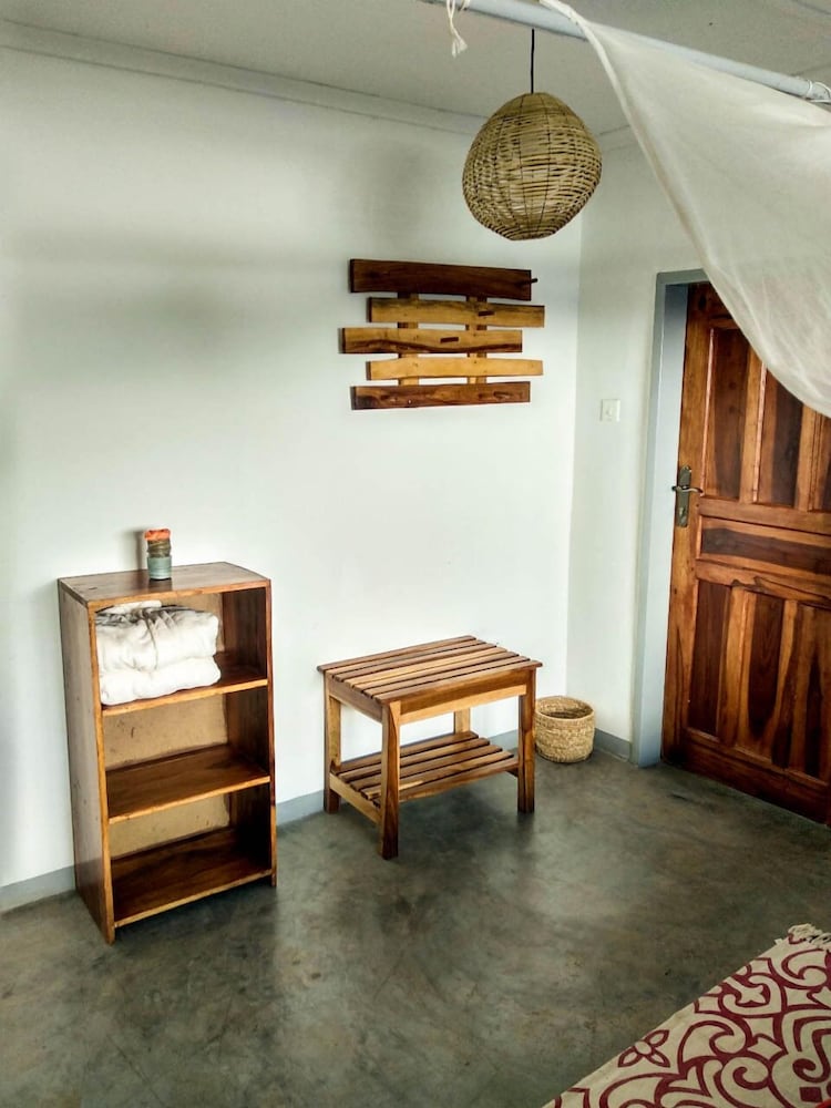Kamunjila Lodge 7/50