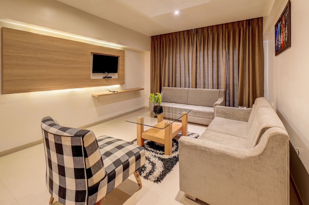 The Ssk Solitaire Hotel & Banquets 36/50