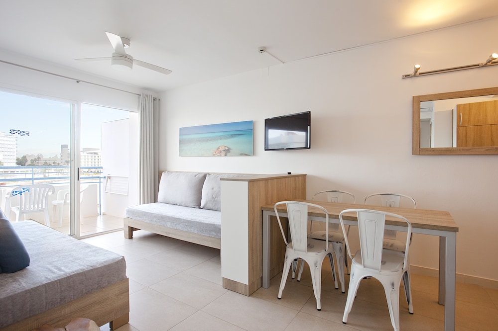 Playa Bella Beach Apartments 26/50