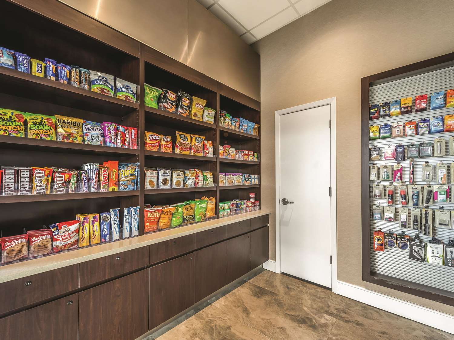 La Quinta Inn & Suites by Wyndham Cincinnati Sharonville 4/45