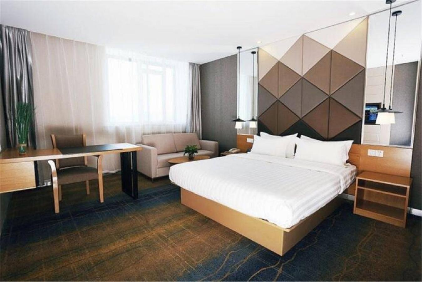 GreenTree Inn Taizhou Golden Eagle Shopping Center Dongfeng Road Express Hotel 12/39