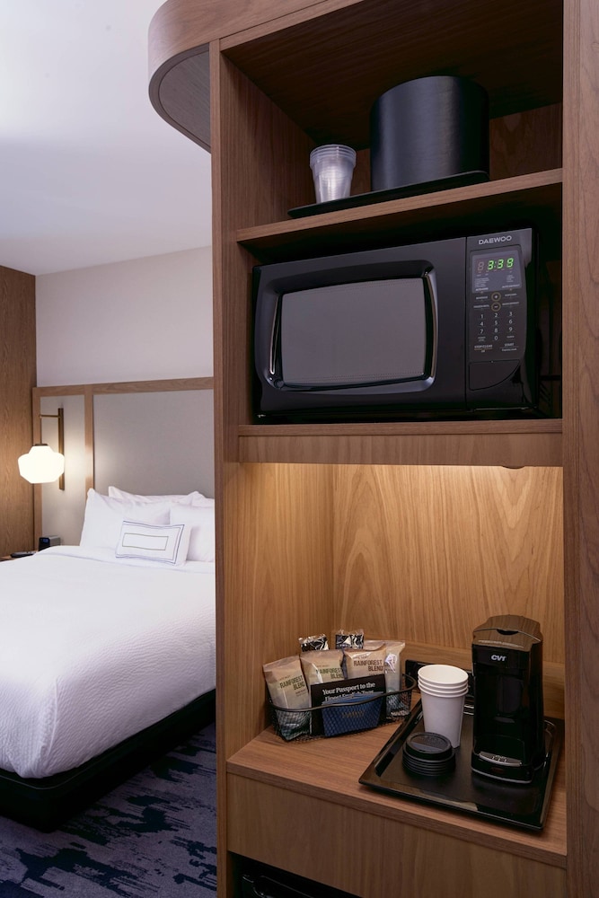 Fairfield Inn & Suites By Marriott Midland 8/36