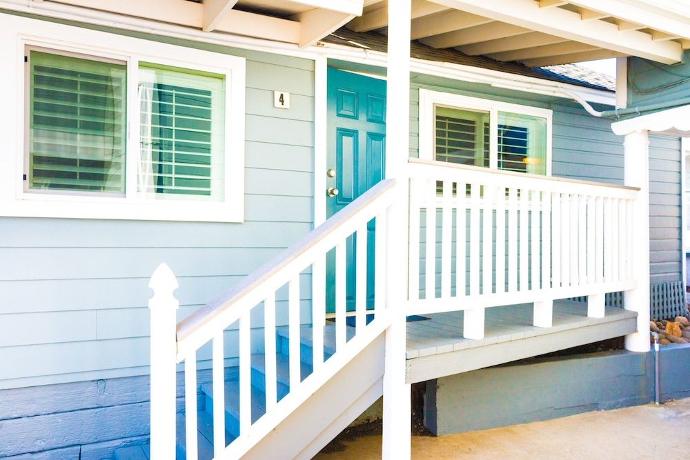 Ocean Echo Inn And Beach Cottages 4/50