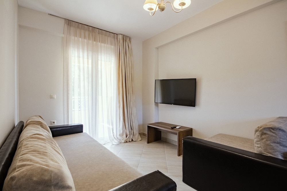 Robolla Beach Aparthotel 50/75