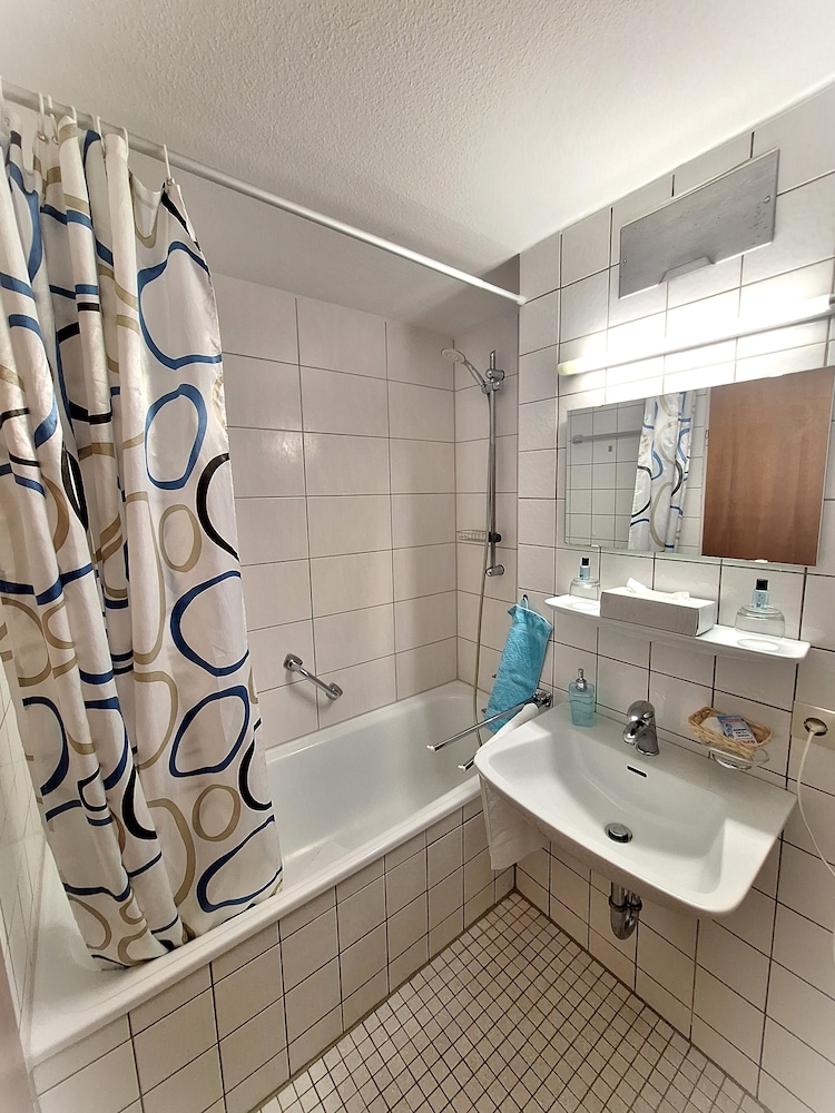 Hotel Quellenhof Bad Urach 48/50