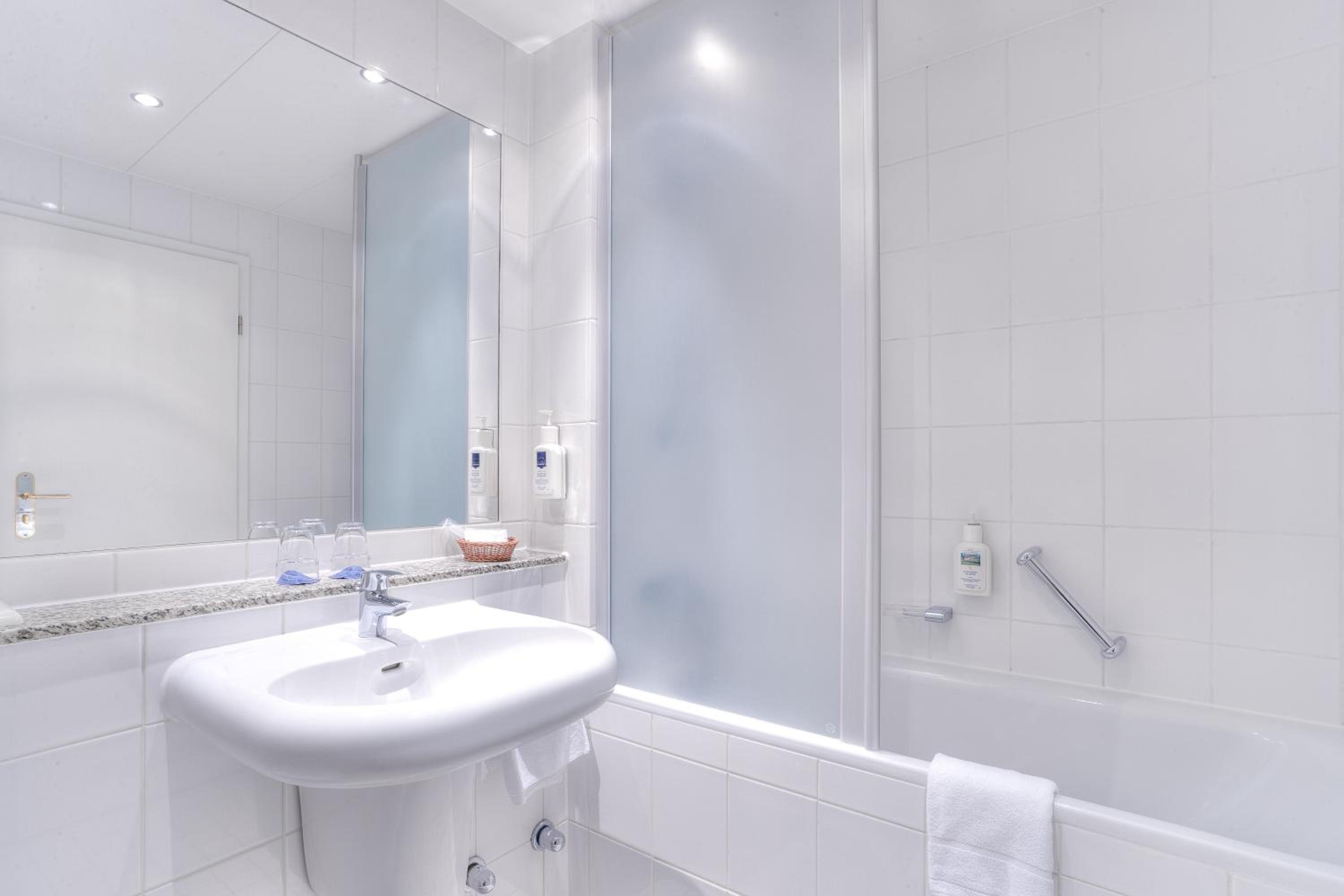 غرفة قياسية بسرير مزدوج، Hotel Dollnsee-Schorfheide 5/6