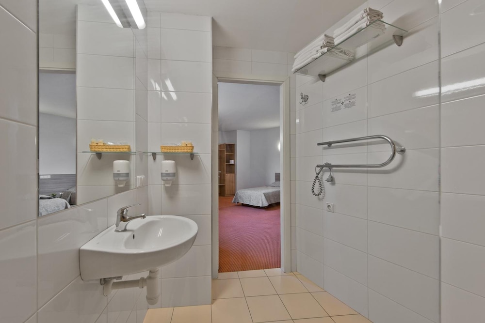 GREEN VILNIUS HOTEL 58/60