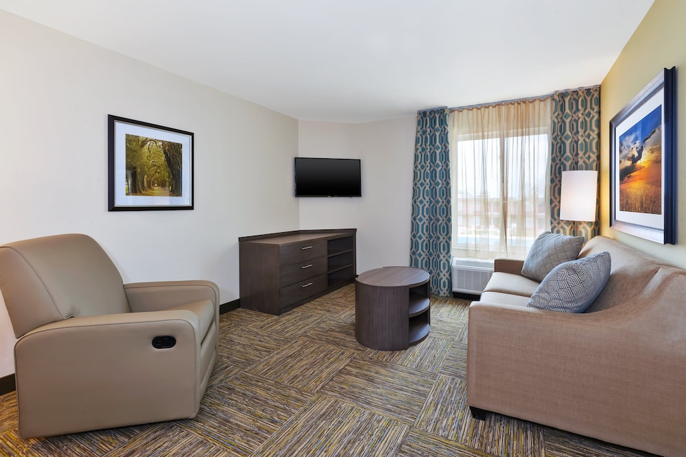 Candlewood Suites Louisville Northeast 19/33