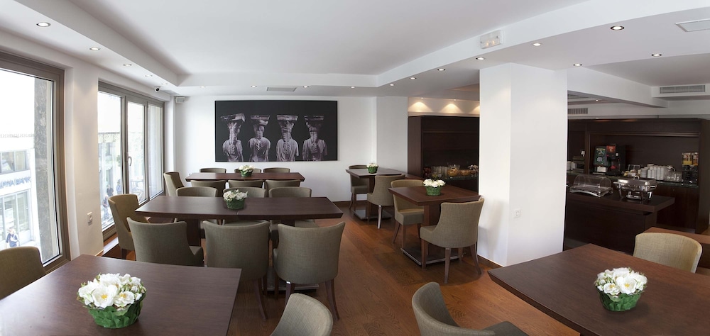 Plaka Hotel 36/38