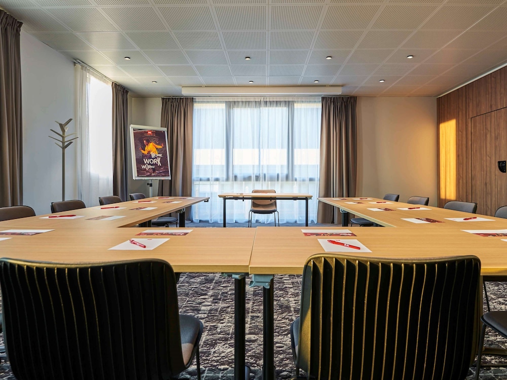 ibis Montlhery Paris Sud 54/68