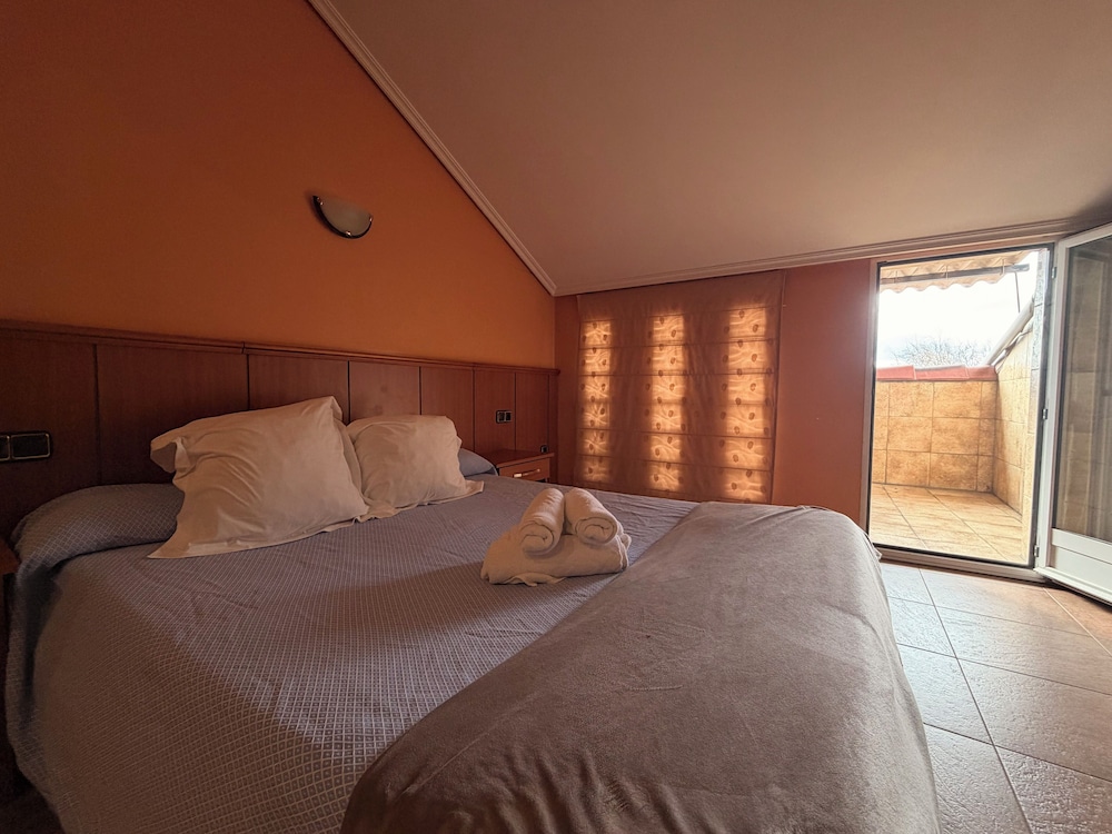 Hotel Real de Castilla 12/50