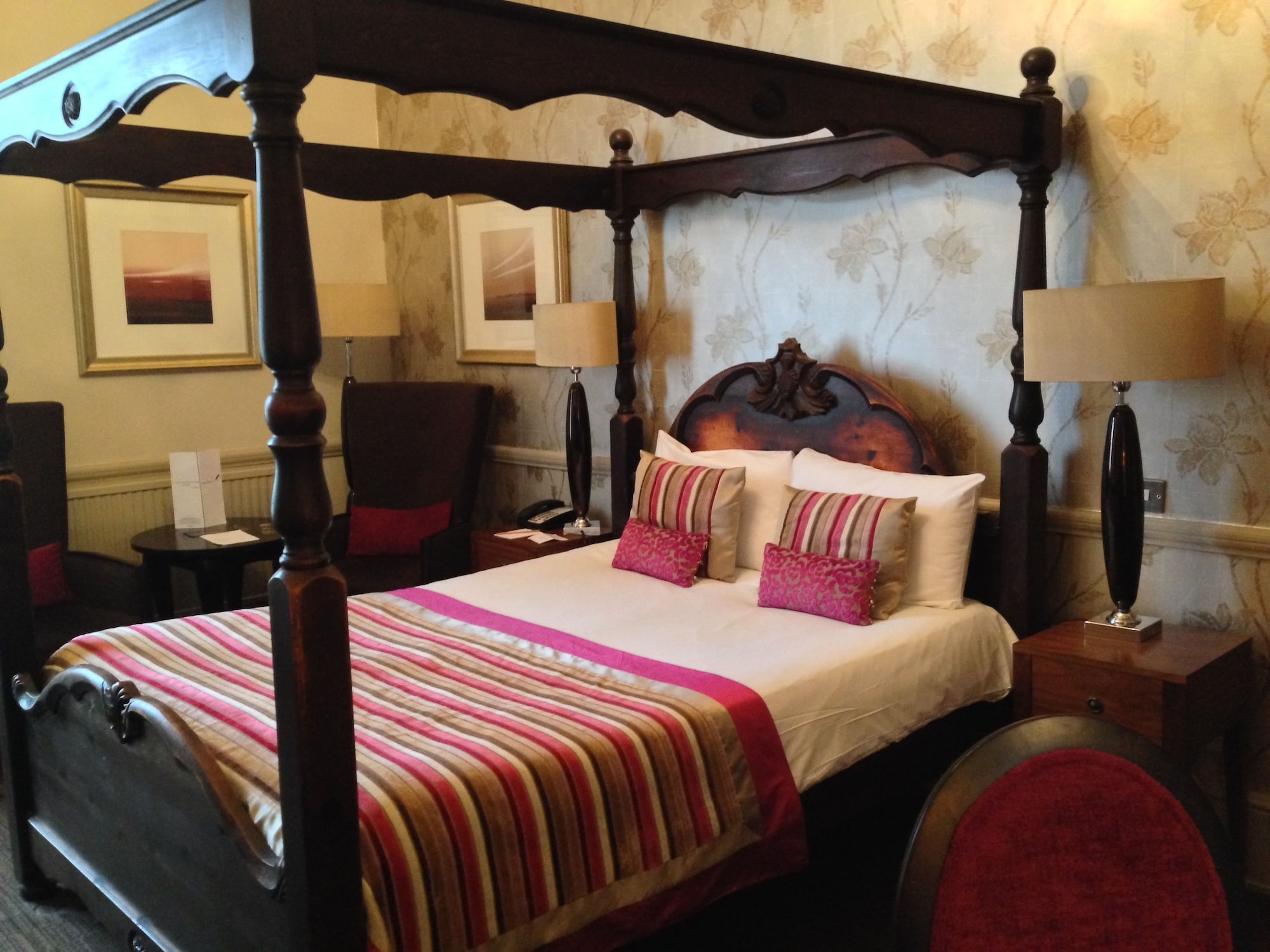FOUR POSTER, DOUBLE BED