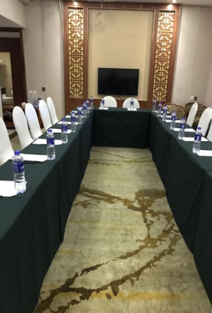 Baoyue Hotel 23/26