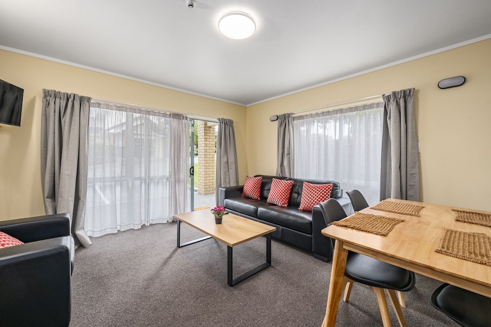 Fenton Court Motel 39/60