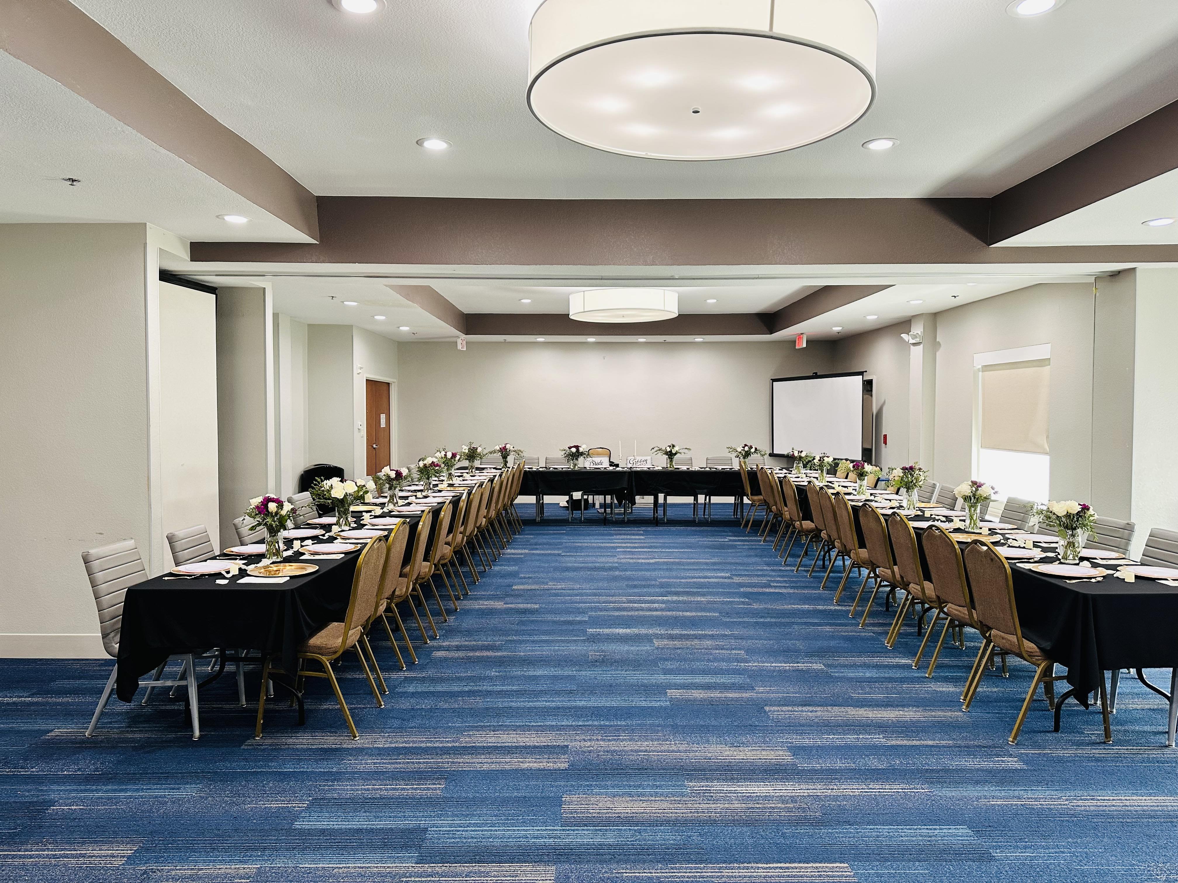 Holiday Inn Express Hotel and Suites Mansfield 46/52