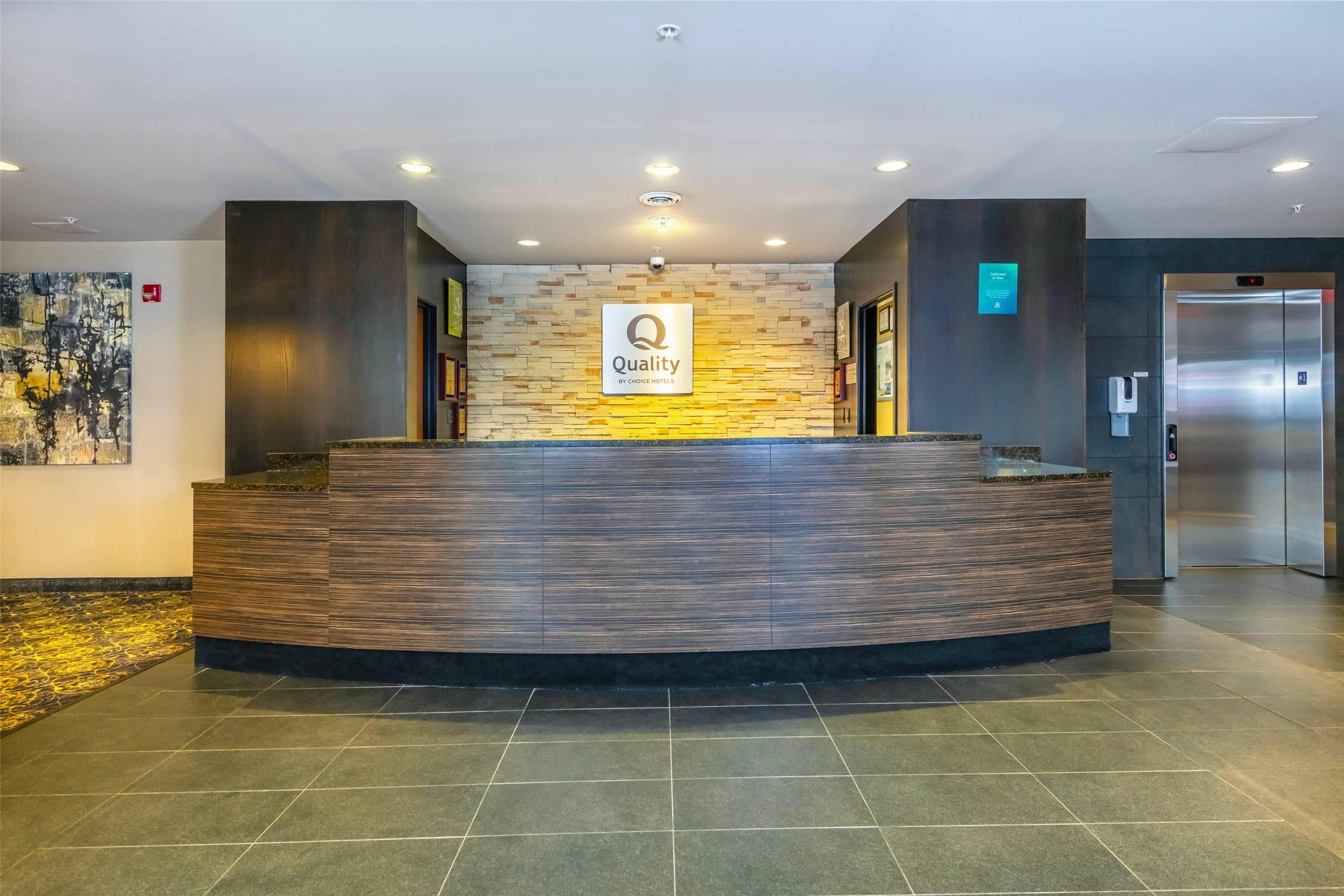 Quality Inn and Suites Petawawa 1/28