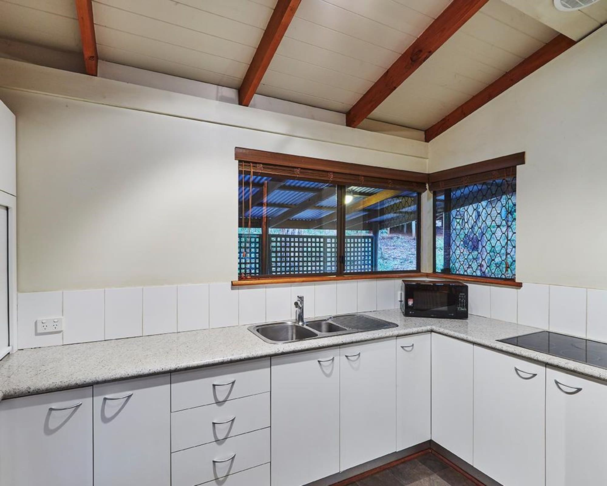 2 Bedrooms, Chalet, Queen and Twin Beds, Lake View, Karri Valley Resort 2/3