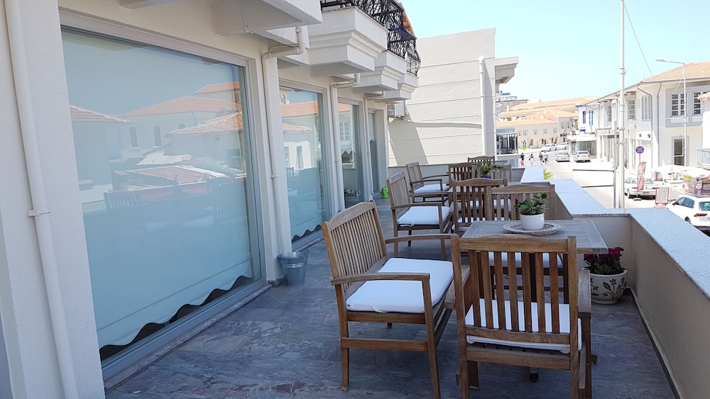 Ileri Hotel & Apartments 33/49