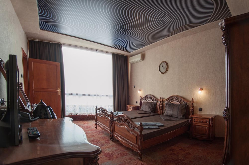 Hotel Mercury 9/46