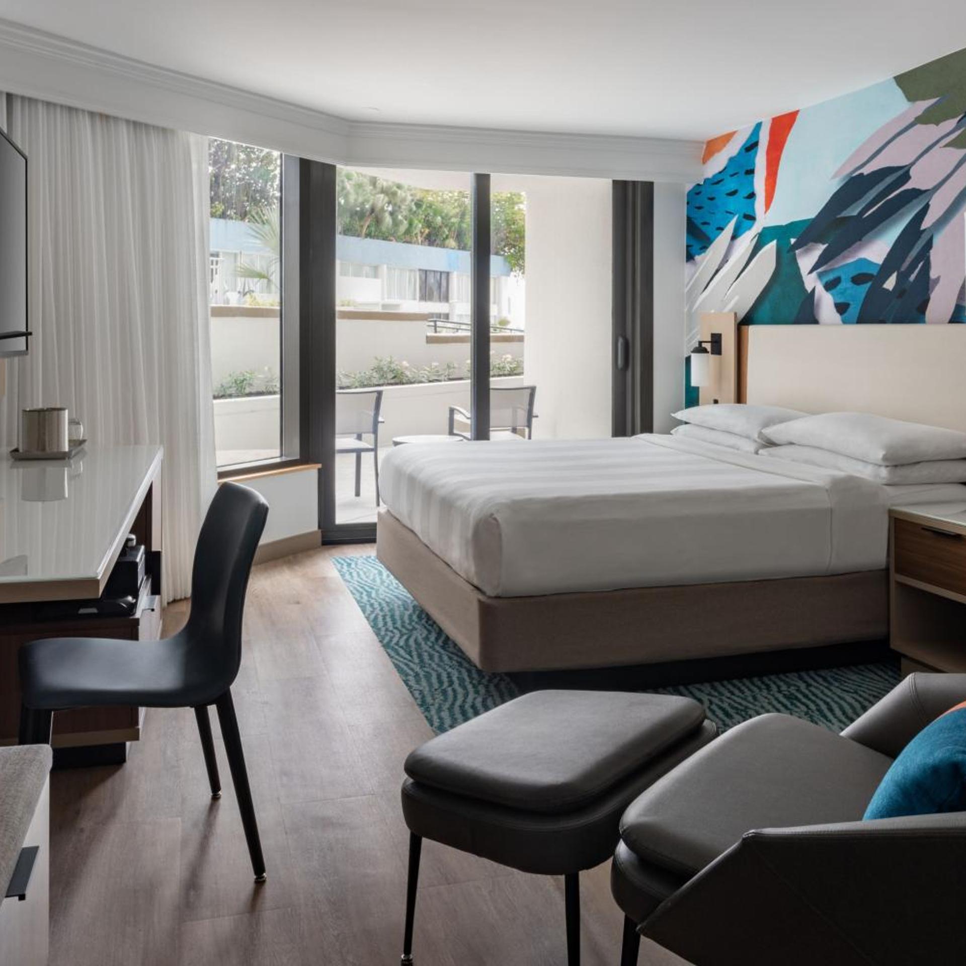 Room, King Bed, Pool Access