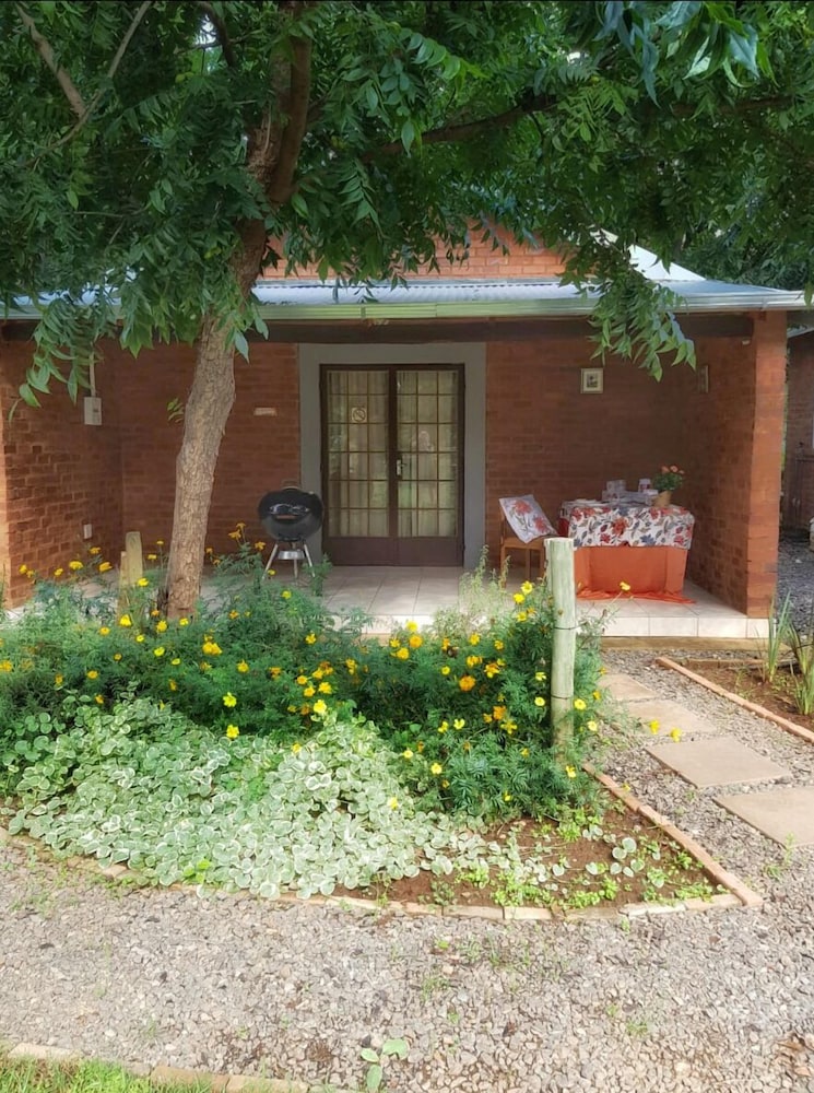 Millstream Inn Guesthouse 38/42
