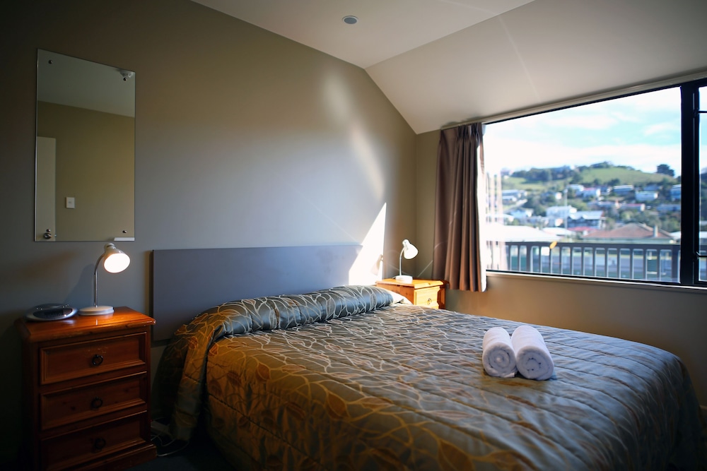 Heritage Court Motor Lodge Oamaru 10/73