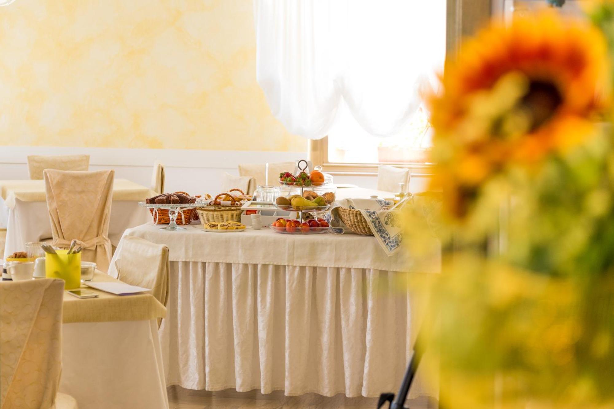 Hotel St. Moritz Rimini 38/50