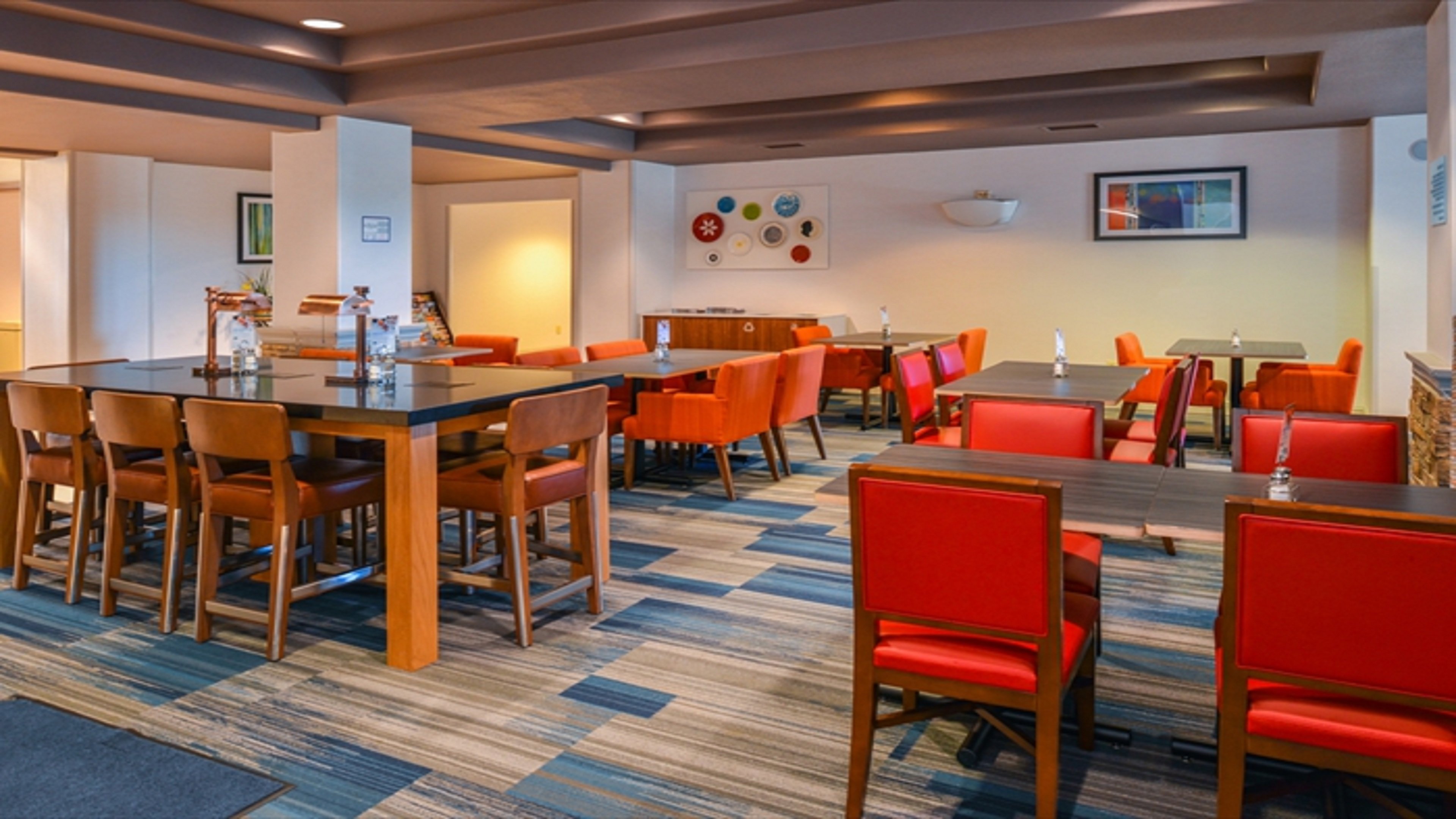 Holiday Inn Express Woodland 37/53