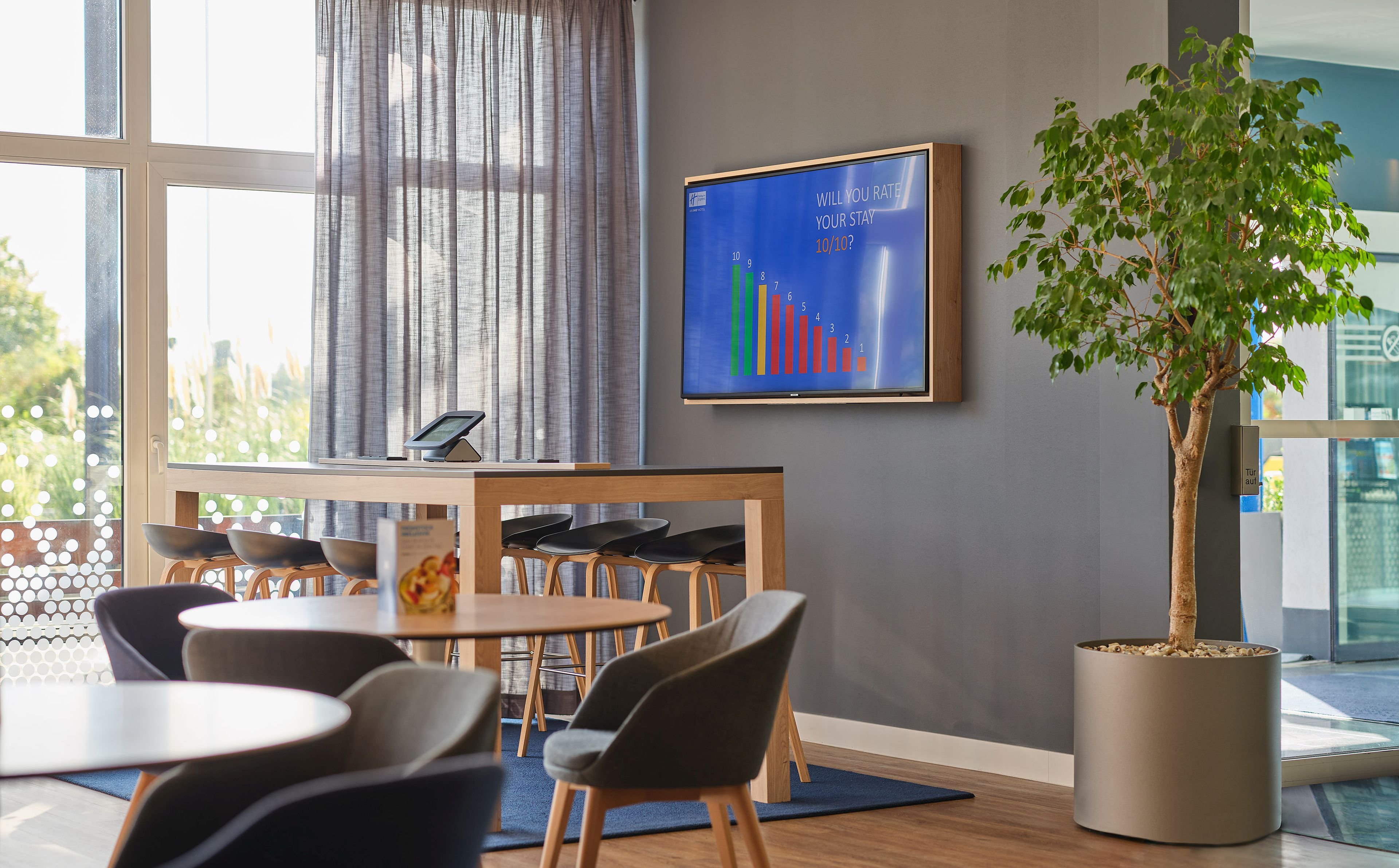 HOLIDAY INN EXPRESS FRANKFURT AIRPORT 48/58