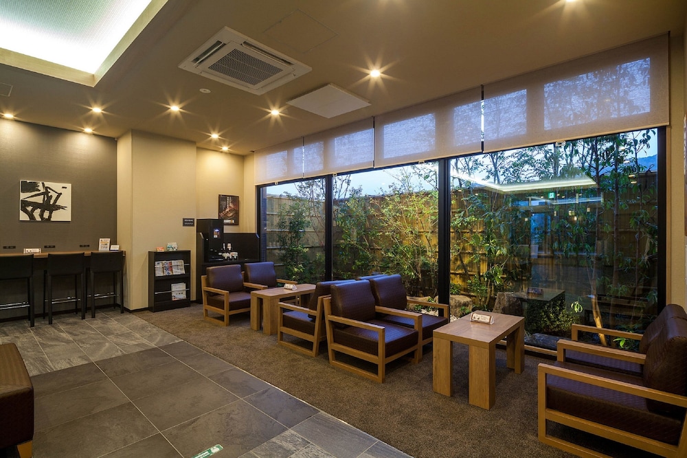 Hotel Route-Inn Tsuyama Ekimae 24/26