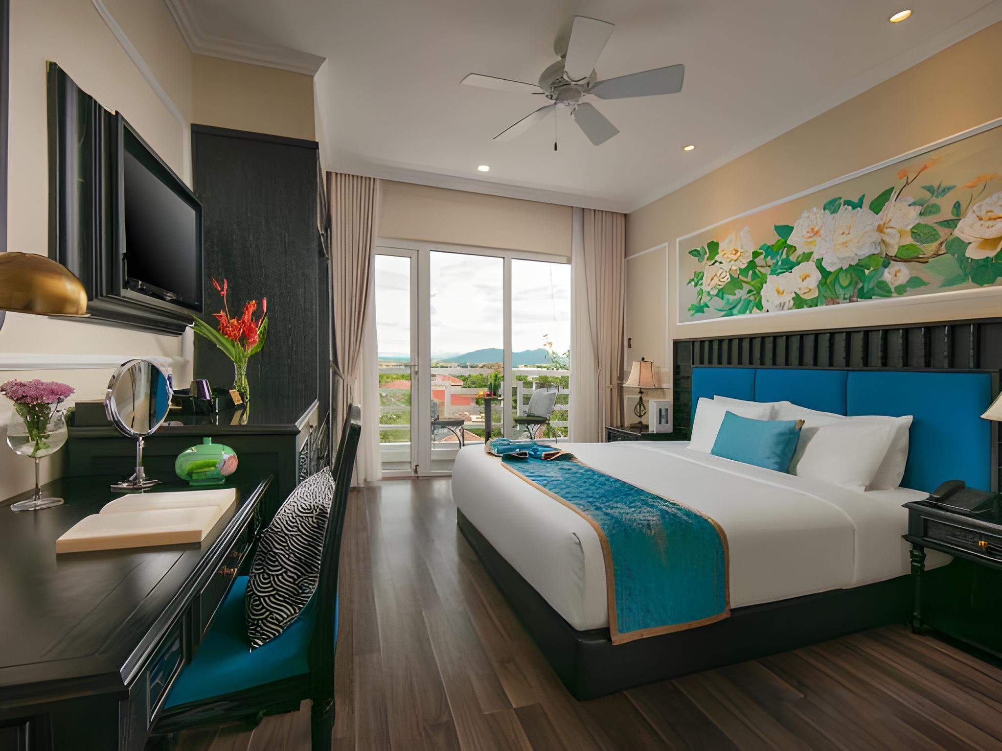 Connecting, Family, Twin Beds, 2 King Beds, Balcony