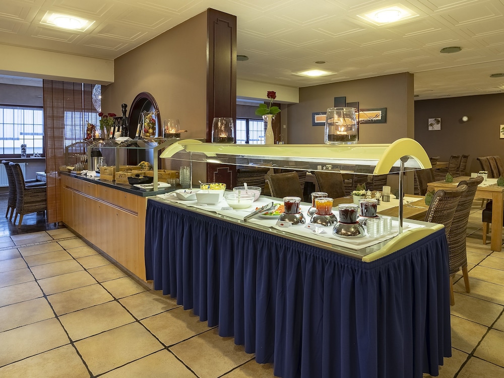 Aqualux Wellness And Tagungshotel 50/63