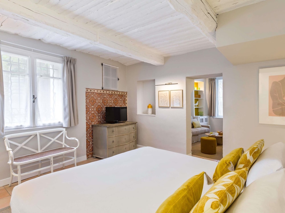 Comfort, King Bed