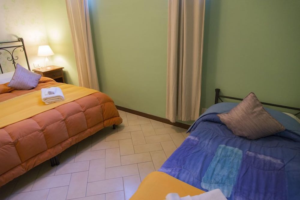 Florence Decamerone B&B 6/23