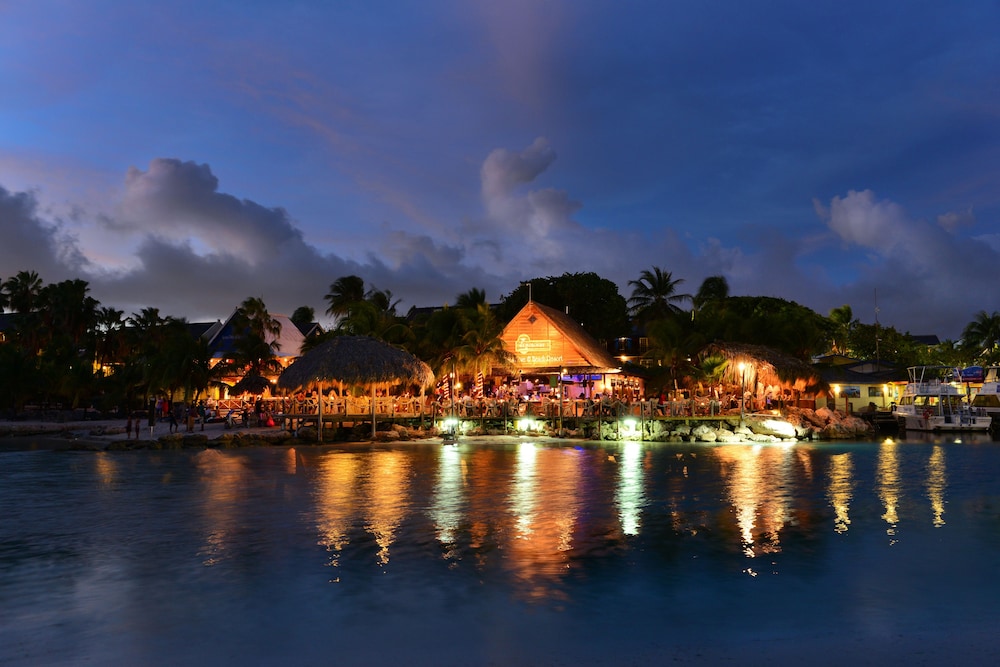 Lions Dive Beach Resort Curacao 64/72