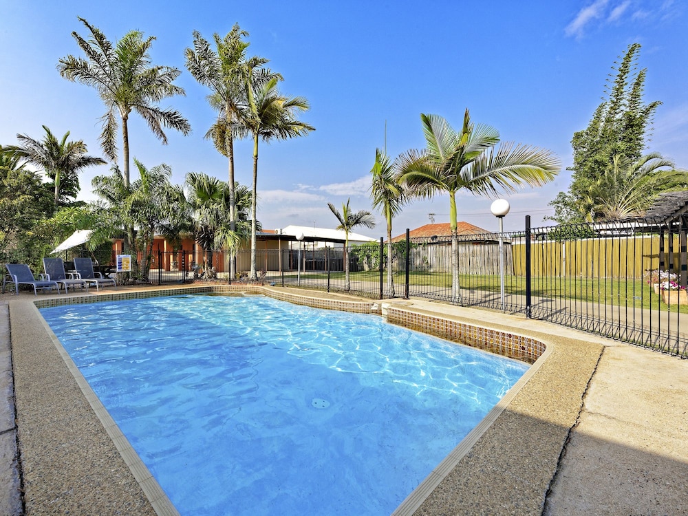 RIVIERA MOTEL BUNDABERG 37/44