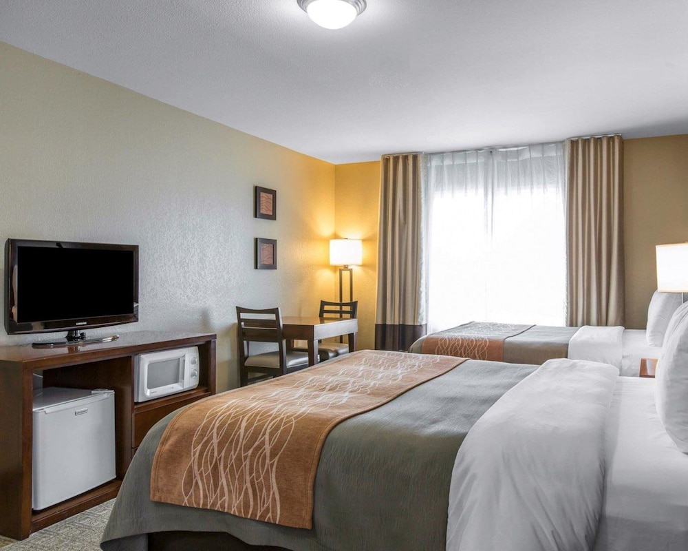 Comfort Inn & Suites Ventura Beach 6/17