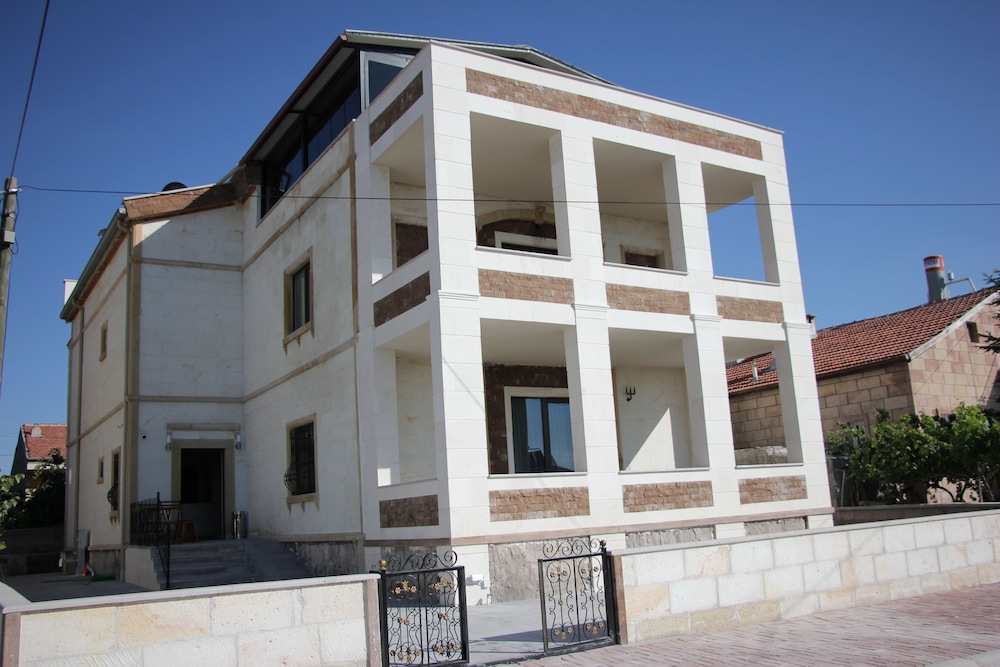 El Nazar Stone Suite 5/50