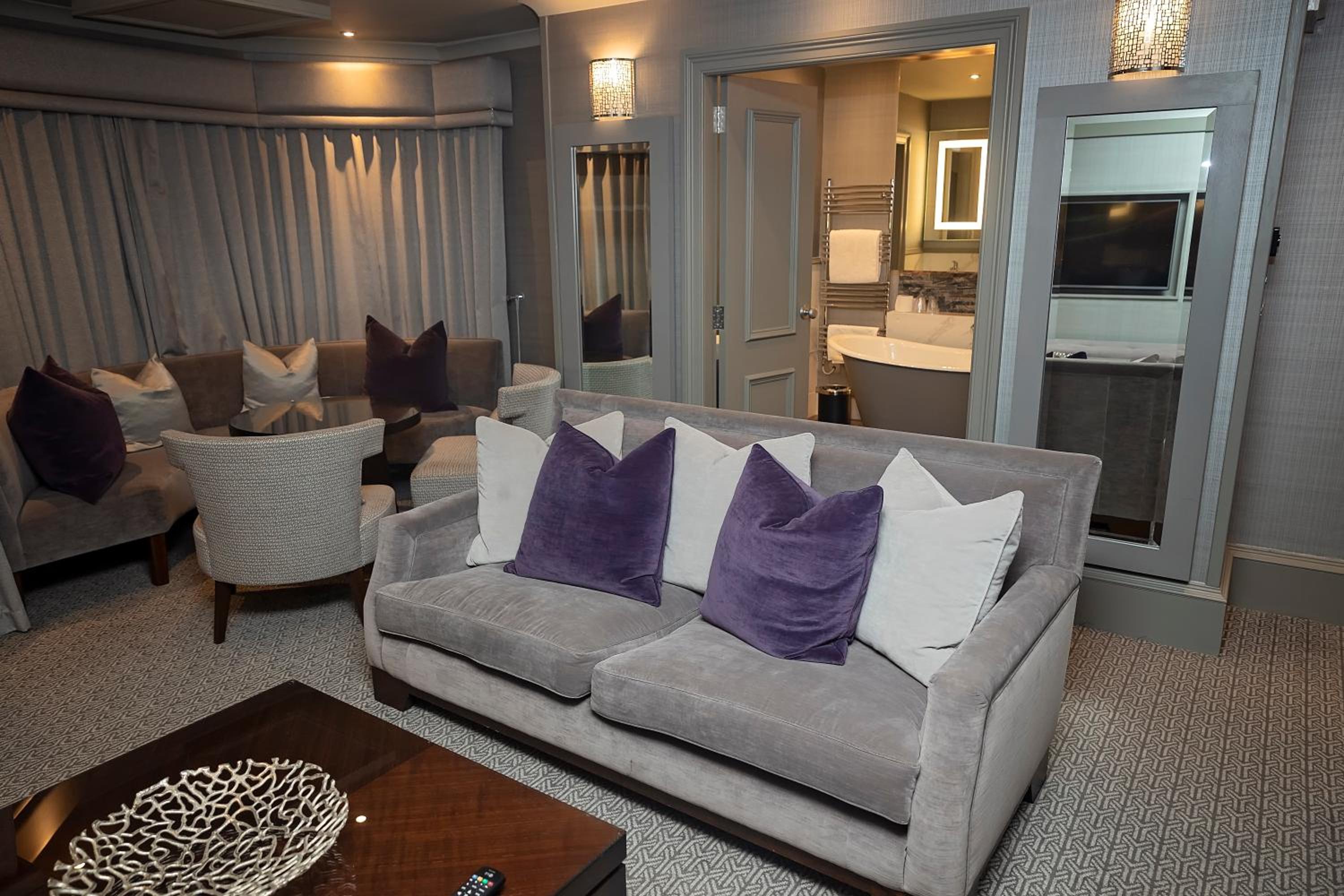 Suite, King Bed, Bath and Shower