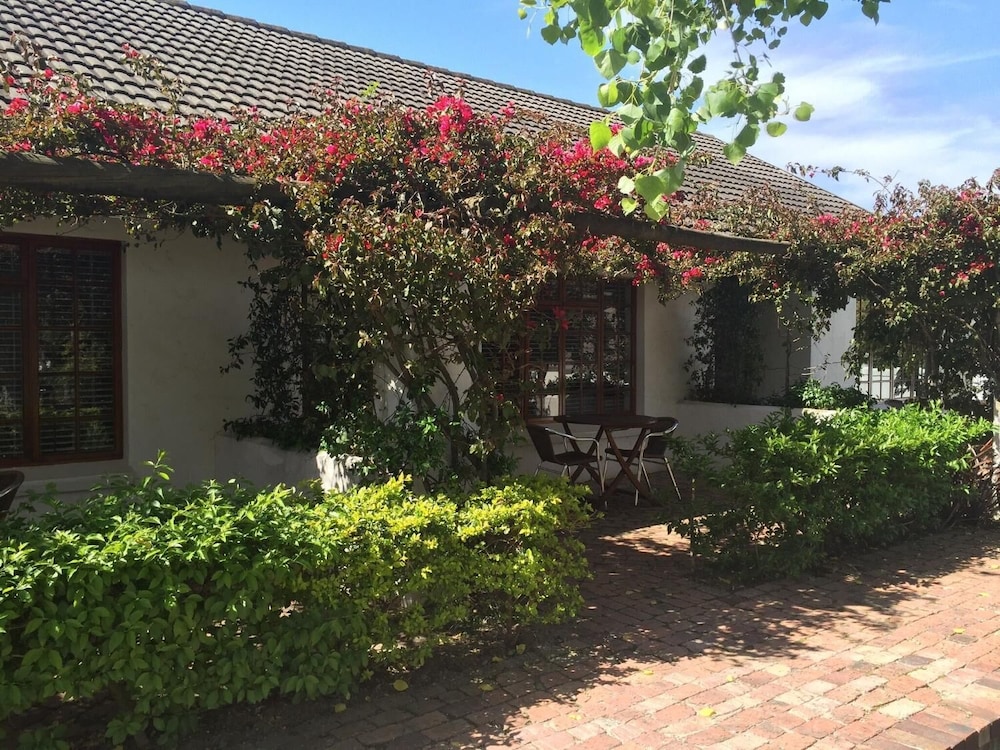 Albourne Guesthouse 38/48