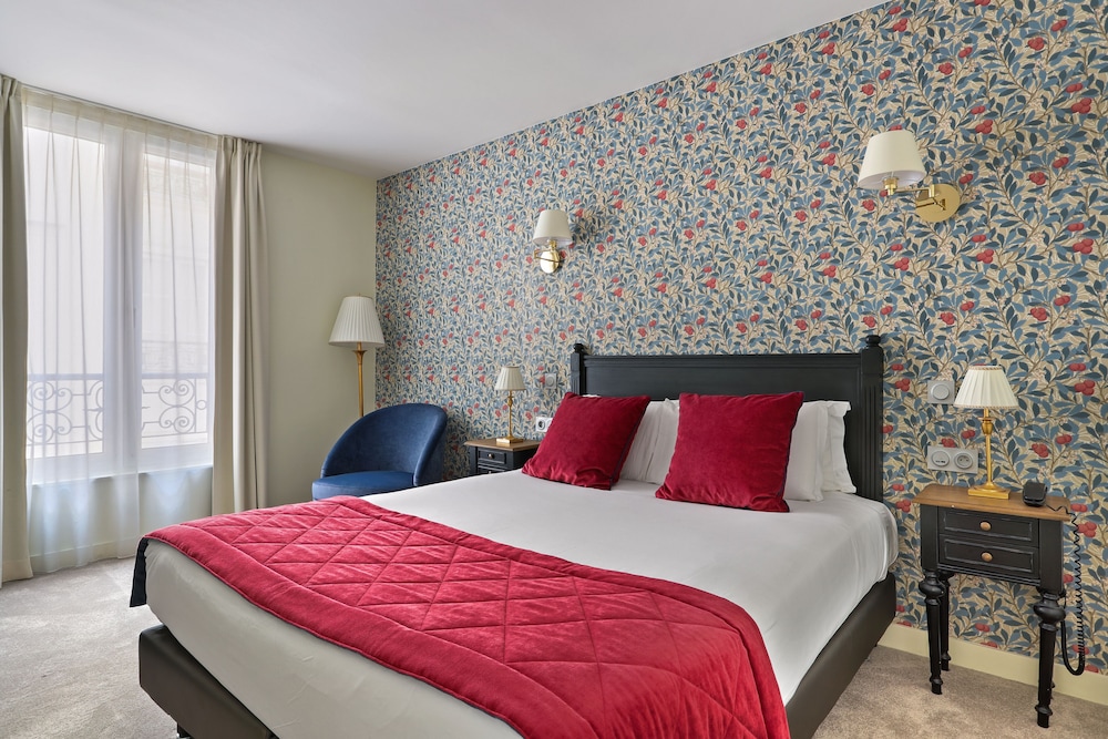 SUPERIOR, DOUBLE OR TWIN BED