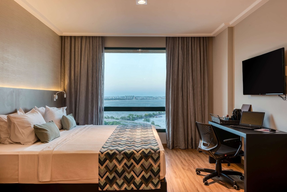 DELUXE, DOUBLE BED