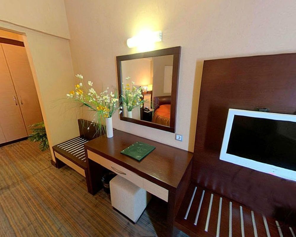 MOM Hotel 14/22