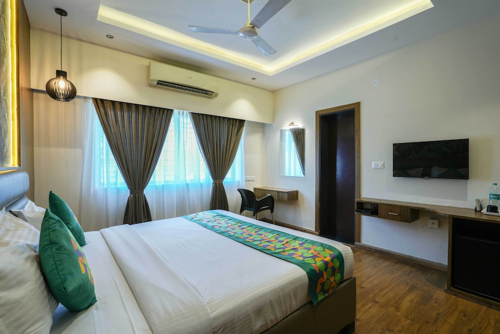 Treebo Pappilon Palace Mangalore 9/38